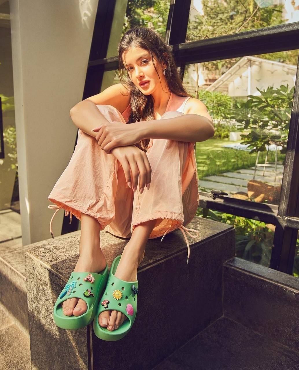 Shanaya Kapoor Feet
